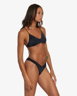 RVCA SOLID MEDIUM BIKINI BOTTOMS -Rvca avjx400341 rvcaw blk dtl3