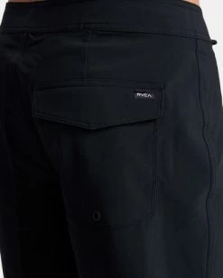RVCA VA SOLID BOARDSHORTS 19” -Rvca avybs00146 rvcaw blk dtl2