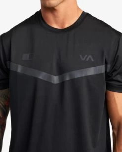 RVCA RUNNER TECHNICAL SHORT SLEEVE T-SHIRT -Rvca avykt00269 rvcaw blk dtl1