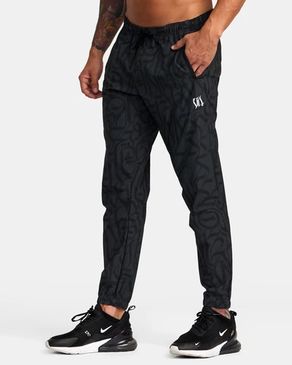 RVCA THUG ROSE YOGGER TECHNICAL JOGGERS 1 RVCA THUG ROSE YOGGER TECHNICAL JOGGERS