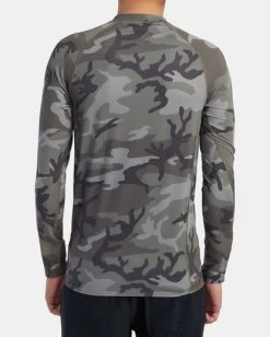 RVCA LONG SLEEVE RASHGUARD -Rvca avywr00119 rvcaw cam bck3