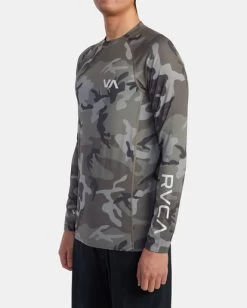 RVCA LONG SLEEVE RASHGUARD -Rvca avywr00119 rvcaw cam sd3