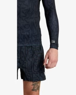 RVCA THUG ROSE VA SPORT LONG SLEEVE RASHGUARD -Rvca avywr00139 rvcaw blk dtl3