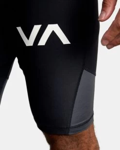 RVCA COMPRESSION SHORTS -Rvca avyws00119 rvcaw blk dtl1