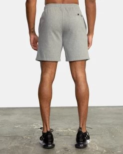 RVCA VA ESSENTIAL SWEATSHORTS 18" 8 RVCA VA ESSENTIAL SWEATSHORTS 18" -Rvca avyws00142 rvcaw shbh bck1