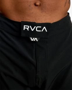 RVCA FIGHT SCRAPPER ELASTIC WALKSHORTS 17" 10 RVCA FIGHT SCRAPPER ELASTIC WALKSHORTS 17" -Rvca avyws00174 rvcaw blk dtl3