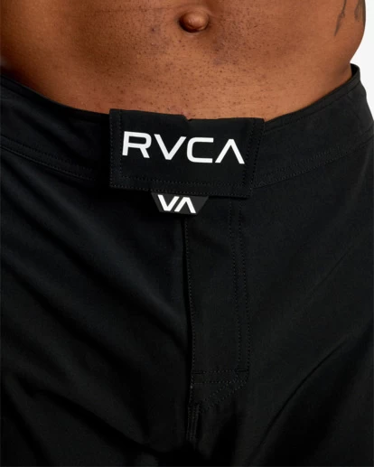 RVCA FIGHT SCRAPPER ELASTIC WALKSHORTS 17" 5 RVCA FIGHT SCRAPPER ELASTIC WALKSHORTS 17" - Image 5