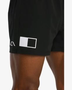 RVCA FIGHT SCRAPPER ELASTIC WALKSHORTS 15" 9 RVCA FIGHT SCRAPPER ELASTIC WALKSHORTS 15" -Rvca avyws00213 rvcaw blk dtl2