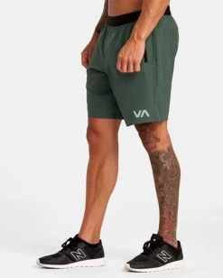 RVCA YOGGER PLUS 18" TRAINING SHORTS