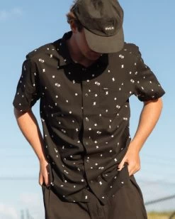 RVCA DEGENERATE SHORT SLEEVE SHIRT