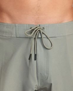 RVCA APEX BOARDSHORTS 18" -Rvca m1042rlt rvcaw tmz0 dtl3