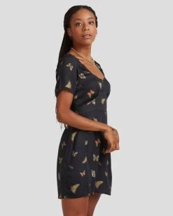 RVCA MEL G | FLUTTER FENCED DRESS -Rvca uvjwd00107 rvcaw blk sd1