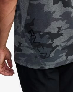 RVCA SPORT VENT PERFORMANCE T-SHIRT -Rvca v9021rsv rvcaw cam dtl2